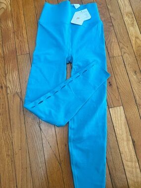 Fabletics SculptKnit High Waisted Leggings M Aqua Beach NWT